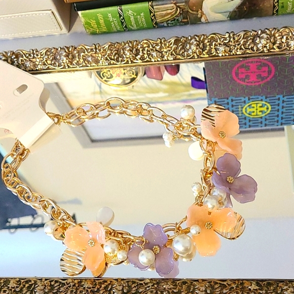 Stunning Statement Necklace - Picture 2 of 8